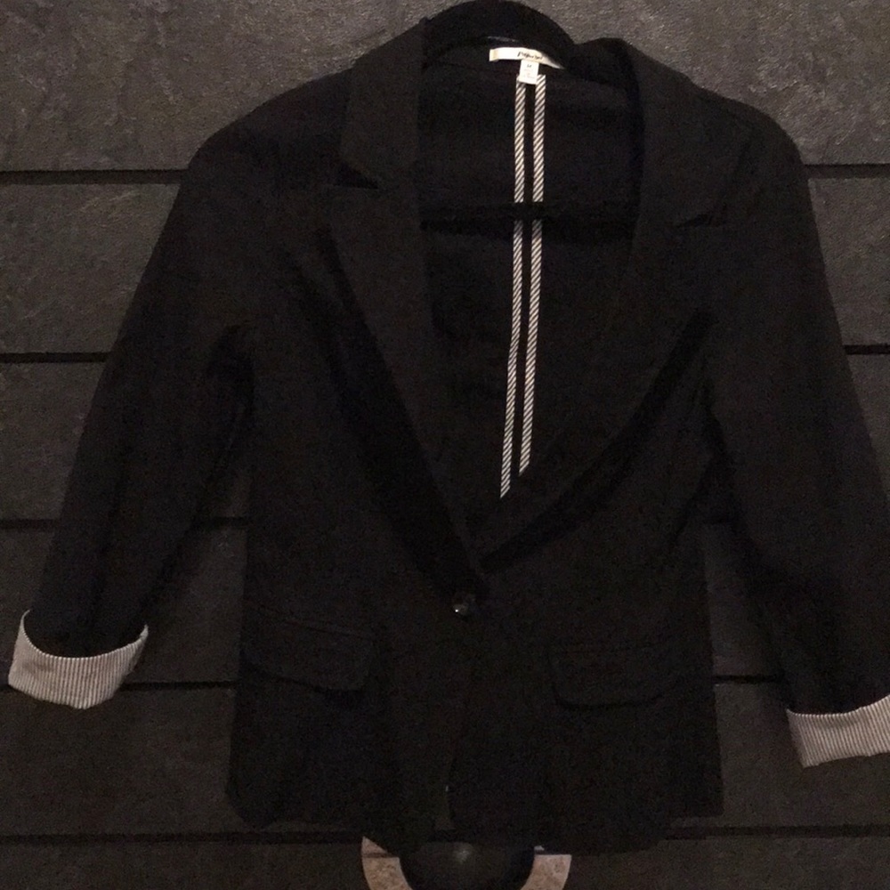 Cute little half sleeve blazer